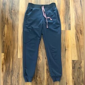 Figs Zamora Jogger in Charcoal, XXS